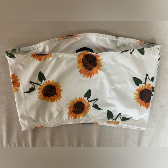 NWOT Shein sunflower bandeau top, size xs - Picture 2 of 5
